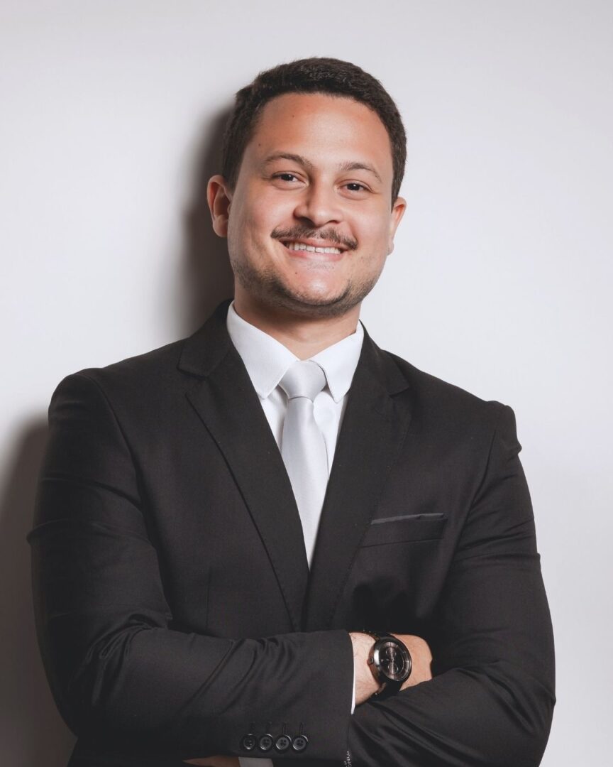 Dr. Antonio Roque Avila